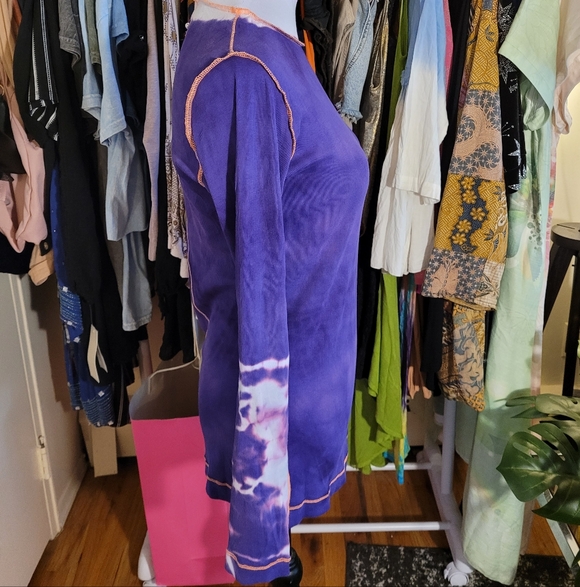 Diesel Early 2000s Y2K Purple Tie Dye Turtleneck w/ Back Piercing Detail Size L - Picture 5 of 15